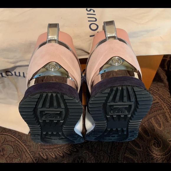 Like New Authentic Louis Vuitton Run Away Sneakers - Picture 14 of 16